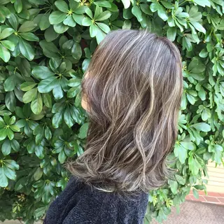 ミディアム 日野 和也のヘアスタイル