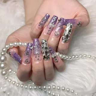 ネイル RAFFINE 月🦋🩵のネイルデザイン