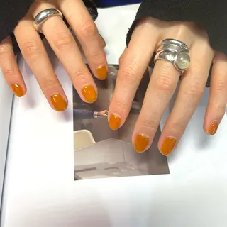 ネイル anyora nail salon所属・大人ワンホン キラキラ／Ayanoのネイルデザイン