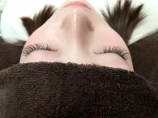 マツエク・マツパ due hair 京都駅前店 MILBON オージュア認定サロン【デューヘアー】所属・ハイトーンブリーチ 土坂　由志【京都】のヘアスタイル