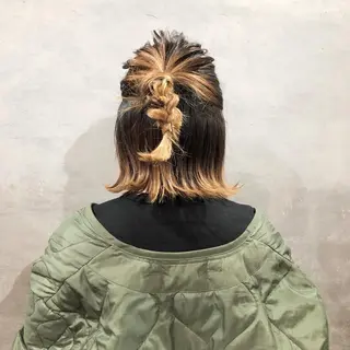 ショート カラー ツキノキ ミナのヘアスタイル