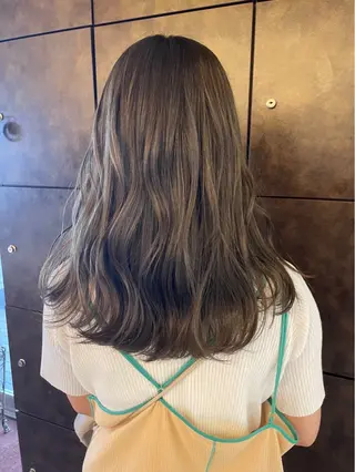 カラー 🩵ハイトーン🩵 緒方美柚のヘアスタイル