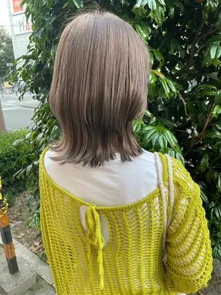 ミディアム カラー akane .のヘアスタイル