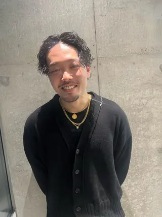 パーマ メンズ 吉沢遣人/レイヤー 艶カラー/抜け感のヘアスタイル