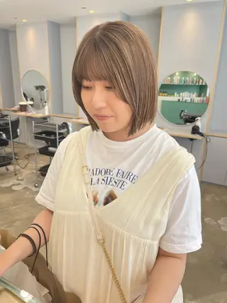 ショート カラー pole/apartment所属・💓パーマ，💗 レイヤーカットのヘアスタイル