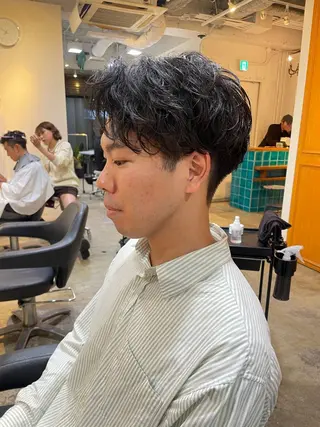 ミディアム パーマ メンズ RIN／韓国ヘア レイヤーカットのヘアスタイル