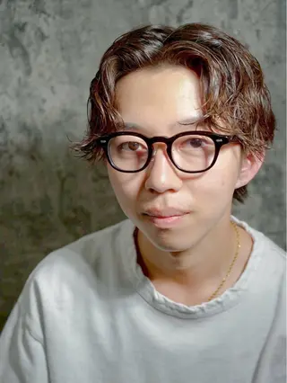 ミディアム カラー パーマ ヒロ銀座　並木新橋店所属・ヨシダ リノのヘアスタイル