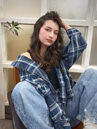 セミロング カラー パーマ ヘアアレンジ 二ヶ月綺麗が続く デザイン/星野六三四のヘアスタイル