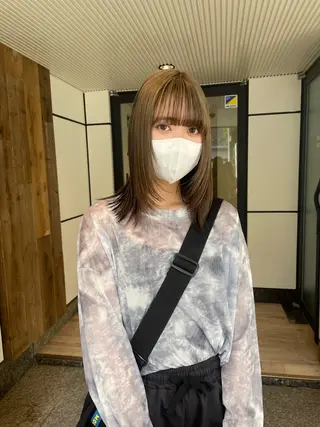 ミディアム カラー 渋谷 留菜のヘアスタイル