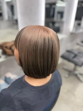 ショート カラー encount by mahalo 千葉所属・加賀文乃/ハイトーン /艶カラー/派手髪のヘアスタイル