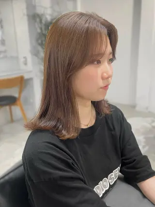 ミディアム SAKI 新宿のヘアスタイル