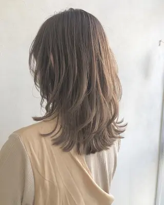 セミロング カラー nakahara madokaのヘアスタイル