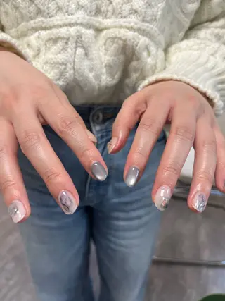 ネイル une／YUKINA 🫧大人nuanceのネイルデザイン