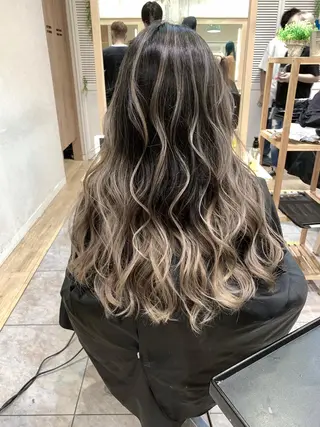 ロング カラー LUSTRE クロサワのヘアスタイル