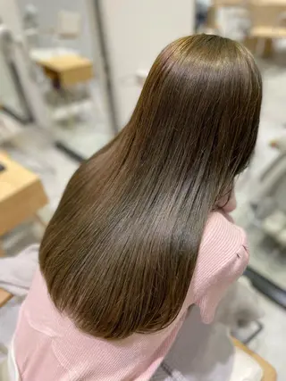 ロング カラー ヘアアレンジ 耳つぼ屋さん ‎🤍りりのヘアスタイル