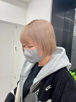 ショート カラー カット・ブリーチ TAIGAのヘアスタイル