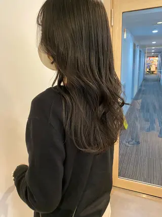 ロング カラー H梅田 / 811 堀本菜奈のヘアスタイル