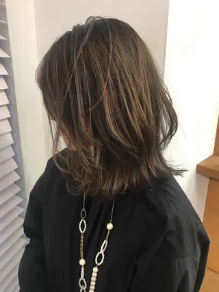 セミロング カラー エンドウ　ミノリ🤎 /半個室/レイヤーのヘアスタイル