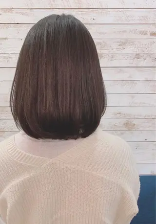 ミディアム Log.hair所属・小坂 愛美のヘアスタイル