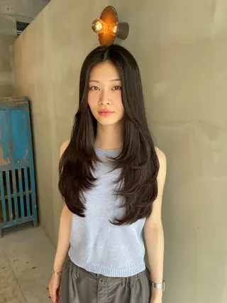 ロング レイヤーカット 🪐REIKAのヘアスタイル