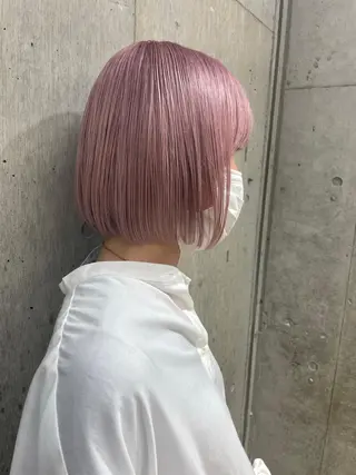 ショート カラー ネイル マツエク・マツパ アイブロウ ⭐ハイトーンブリーチ ミルクティーピンクのヘアスタイル