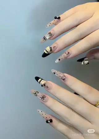 ネイル 🌈 Laule'aのネイルデザイン