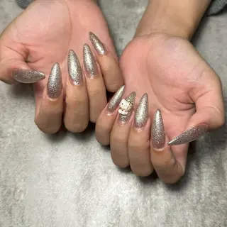 ネイル 濱名萌/長さだし パラジェルフィルインのネイルデザイン