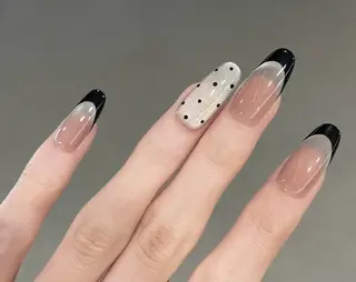 ネイル 高木 維麗絲のネイルデザイン