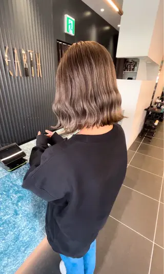 ミディアム カラー EARTH 川口のヘアスタイル