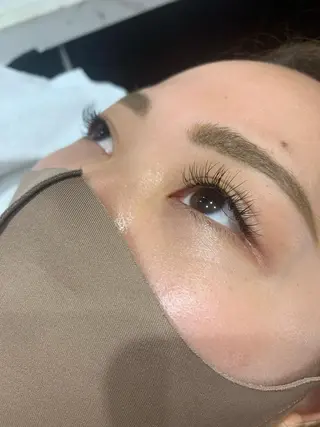 マツエク・マツパ なぽ ❤︎ y2k/韓国nailのネイルデザイン