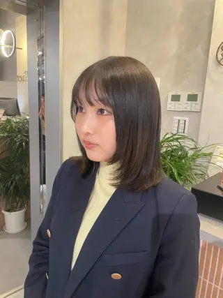 ミディアム イヌマル アユ / Fier umedaのヘアスタイル