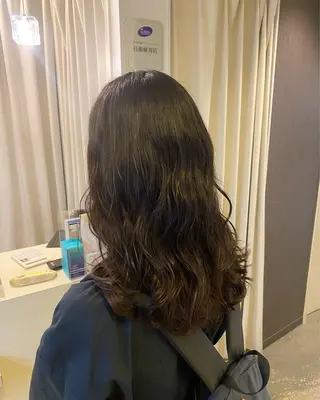 セミロング パーマ 谷川 李奈のヘアスタイル