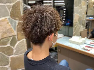 メンズ レイヤー/グレージュ メンズパーマのヘアスタイル