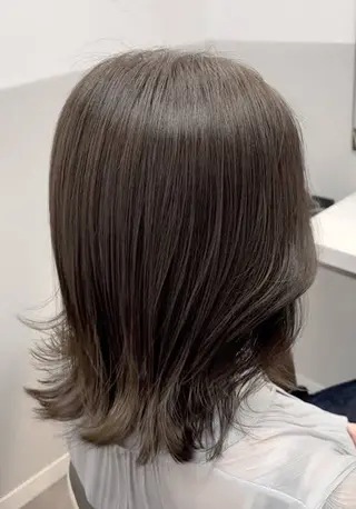 カラー ユン チェウォン NEROのヘアスタイル