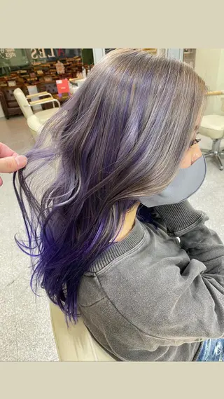 セミロング カラー レイヤーウルフ エクステ磯部のヘアスタイル