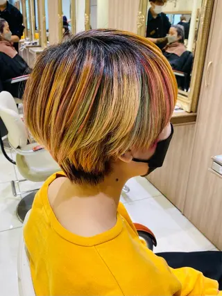 ショート カラー 古川 琴美のヘアスタイル