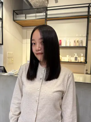 ミディアム カラー FILMS所属・FILMS 銀座店 Mikotoのヘアスタイル