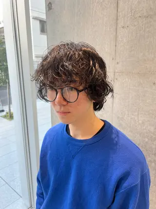 パーマ メンズ 吉沢遣人/レイヤー 艶カラー/抜け感のヘアスタイル