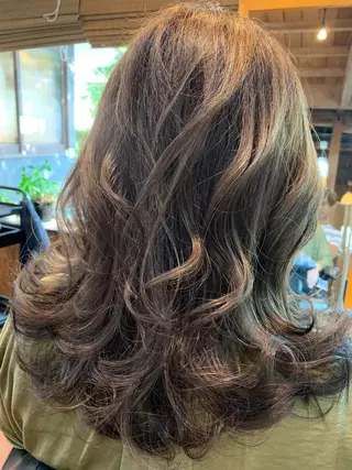 セミロング カラー @kutsu tetsuoのヘアスタイル