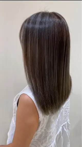 ミディアム 池田 早穂のヘアスタイル