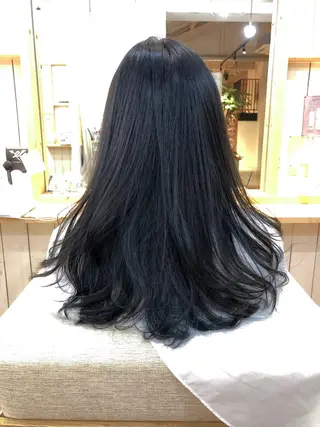 ロング カラー DEE okazakiのヘアスタイル