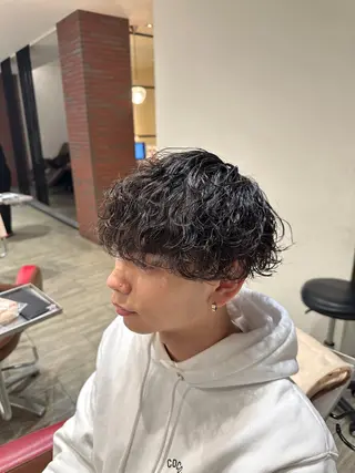 メンズ メンズパーマ/レイヤ ーカット岡田遥希のヘアスタイル