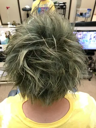 ショート カラー メンズ ヘアサロン モカ所属・石塚 浩のヘアスタイル