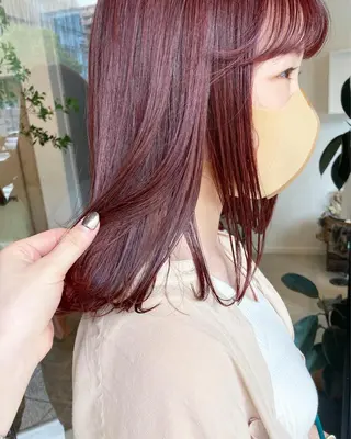 ミディアム オオタ ユキのヘアスタイル