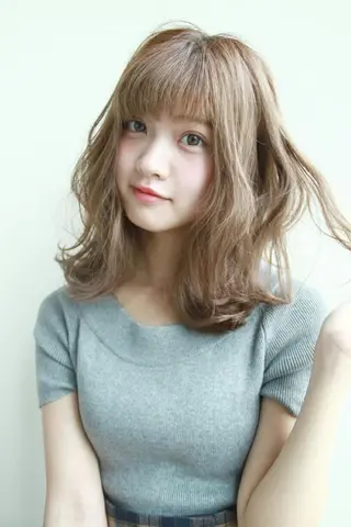 ミディアム カラー 菊池 貢平のヘアスタイル