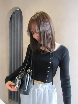 ミディアム Bërg所属・Bërg kiraのヘアスタイル