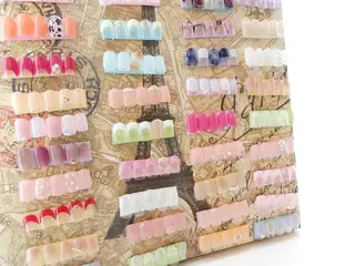 ネイル Viseo《6週間 長持ちパラジェル》のネイルデザイン