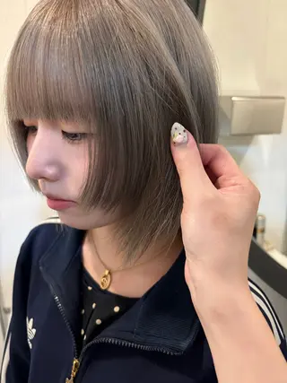 ショート カラー ⭐︎ハイトーン /レイヤー✩momoのヘアスタイル