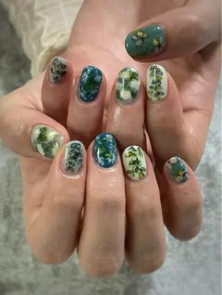 ネイル FIORITURA Maikoのネイルデザイン