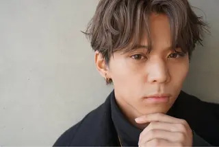 メンズ RIKI/センター パート/メンズパーマのヘアスタイル